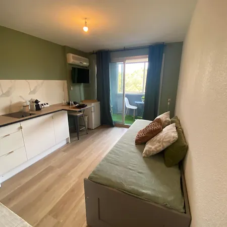 Le Zen Renove Apartment